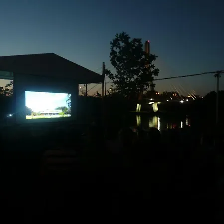 Sunny Wisla River شقة وارسو